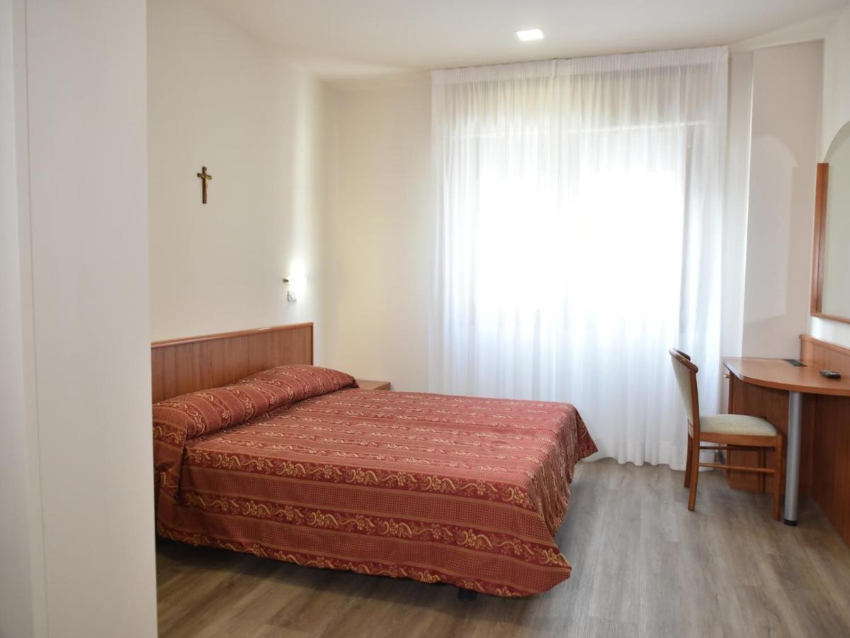 Hotel E Appartamenti La Solaria Сан-Джованни-Ротондо Экстерьер фото