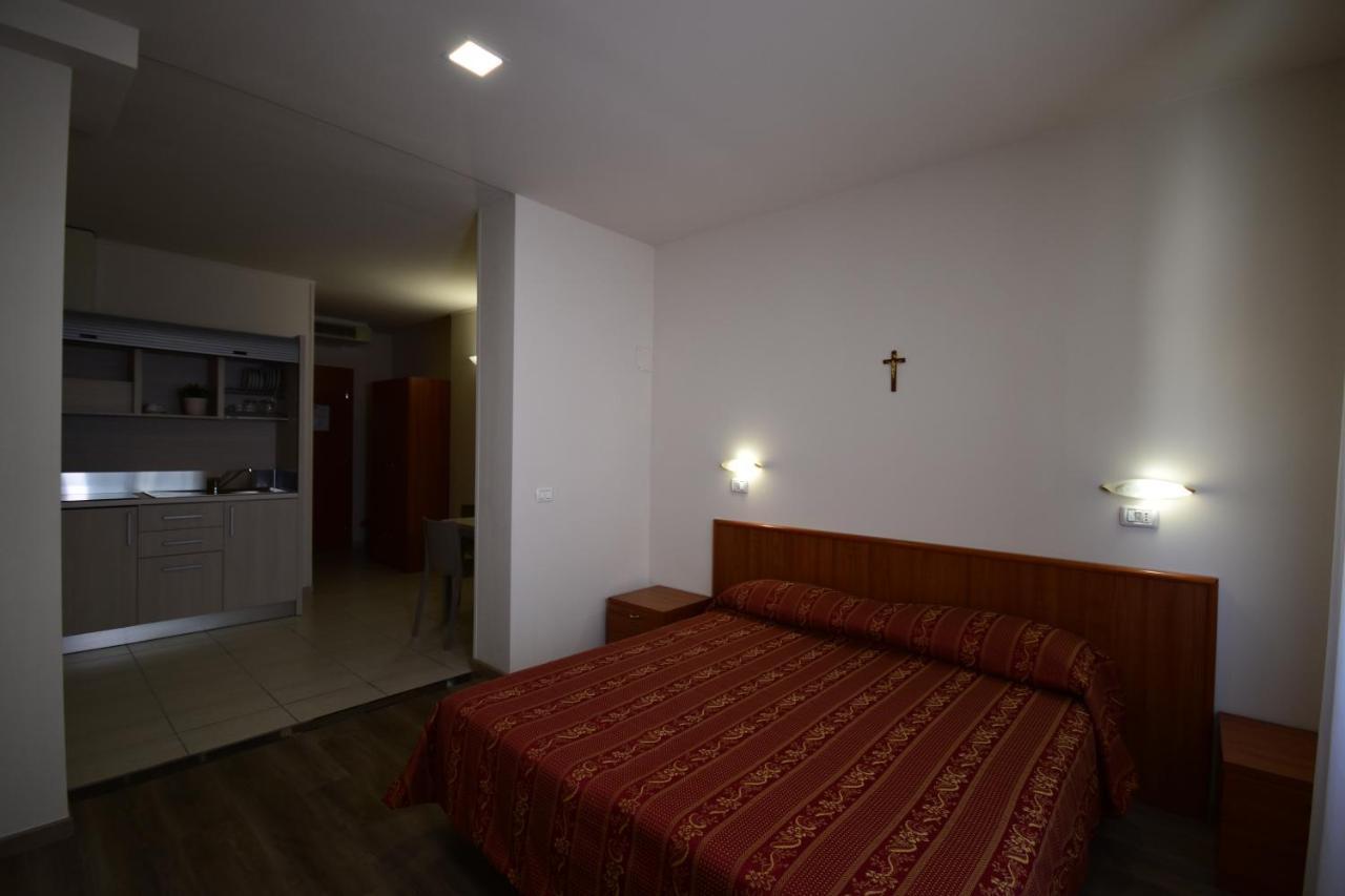 Hotel E Appartamenti La Solaria Сан-Джованни-Ротондо Экстерьер фото