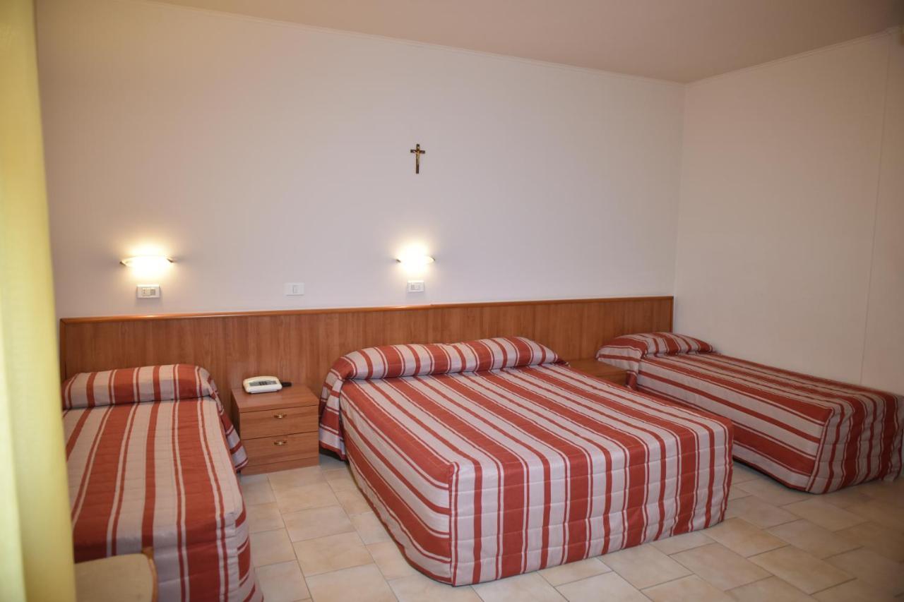 Hotel E Appartamenti La Solaria Сан-Джованни-Ротондо Экстерьер фото