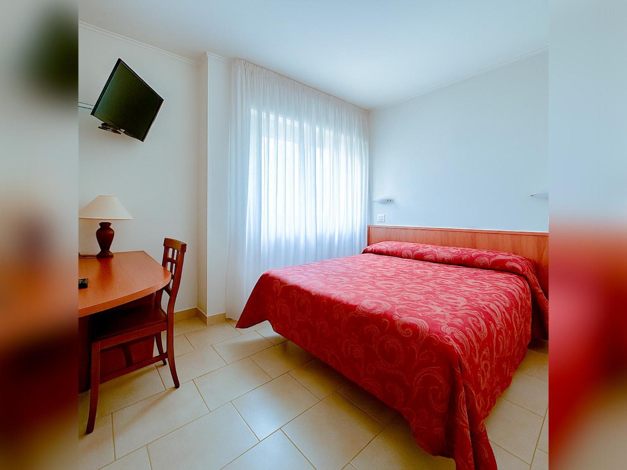 Hotel E Appartamenti La Solaria Сан-Джованни-Ротондо Экстерьер фото