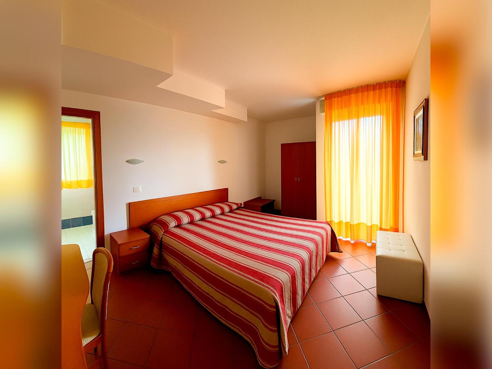 Hotel E Appartamenti La Solaria Сан-Джованни-Ротондо Экстерьер фото