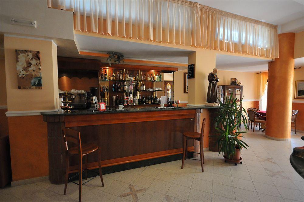 Hotel E Appartamenti La Solaria Сан-Джованни-Ротондо Экстерьер фото