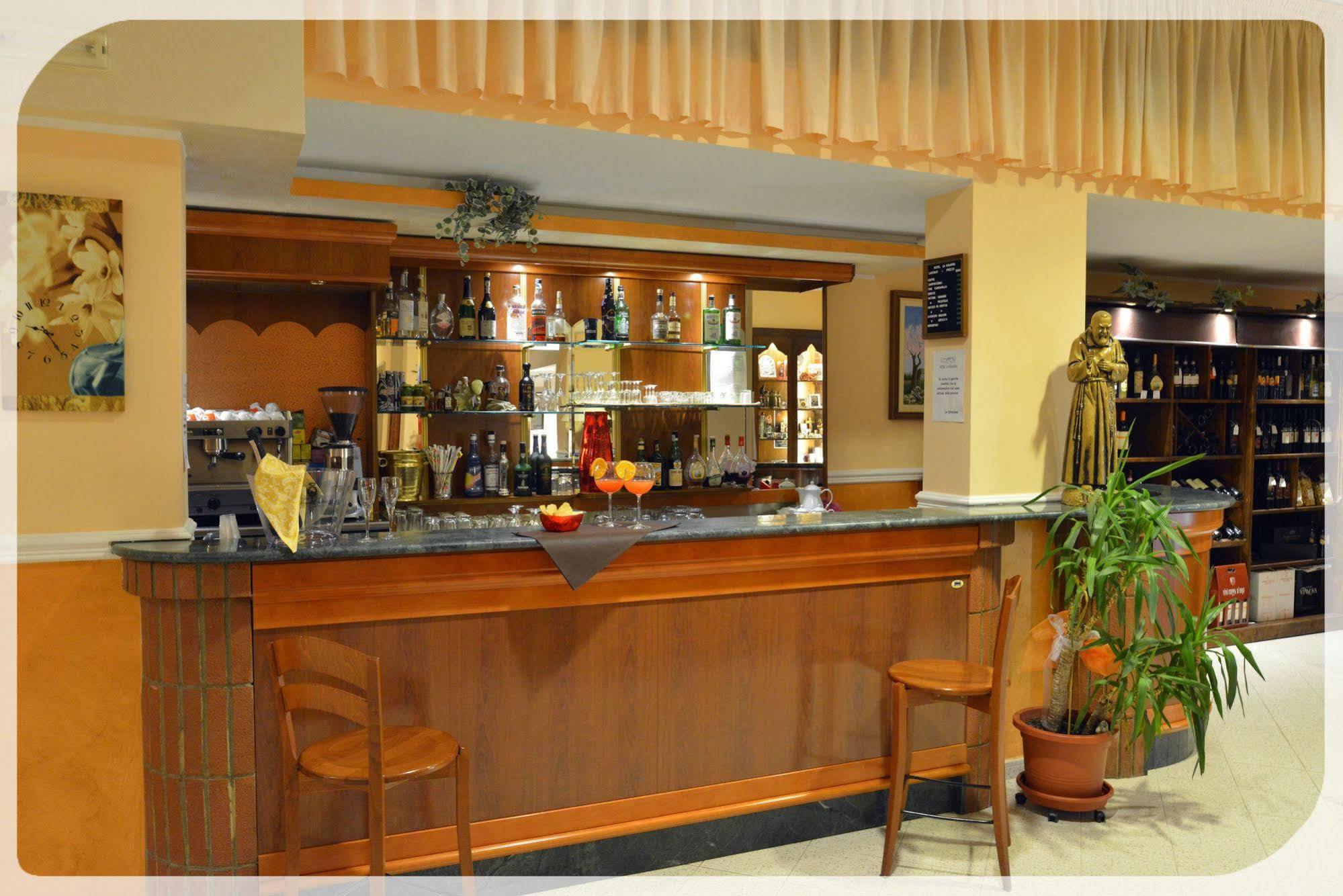 Hotel E Appartamenti La Solaria Сан-Джованни-Ротондо Экстерьер фото